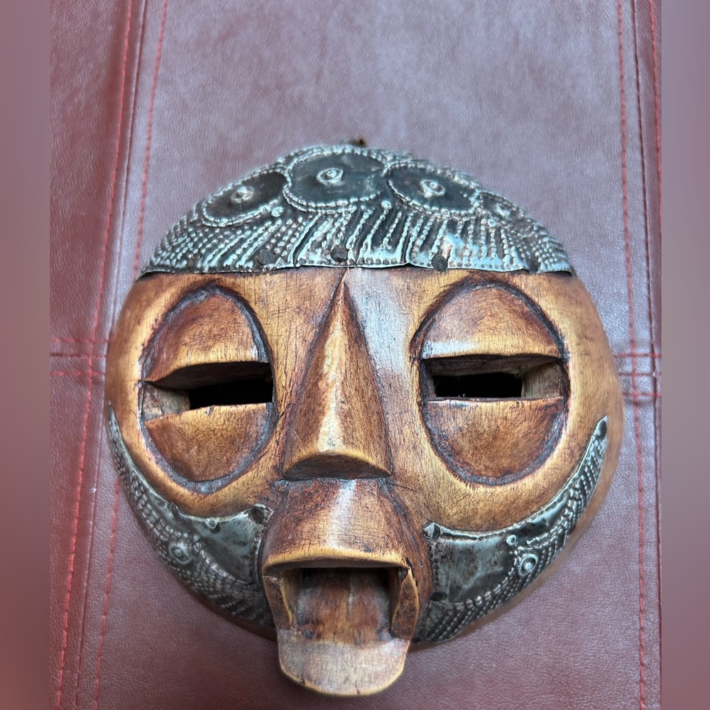 Carved African Wooden Tribal Mask w/Metallic Accents -for hair, cheeks. Hang tab